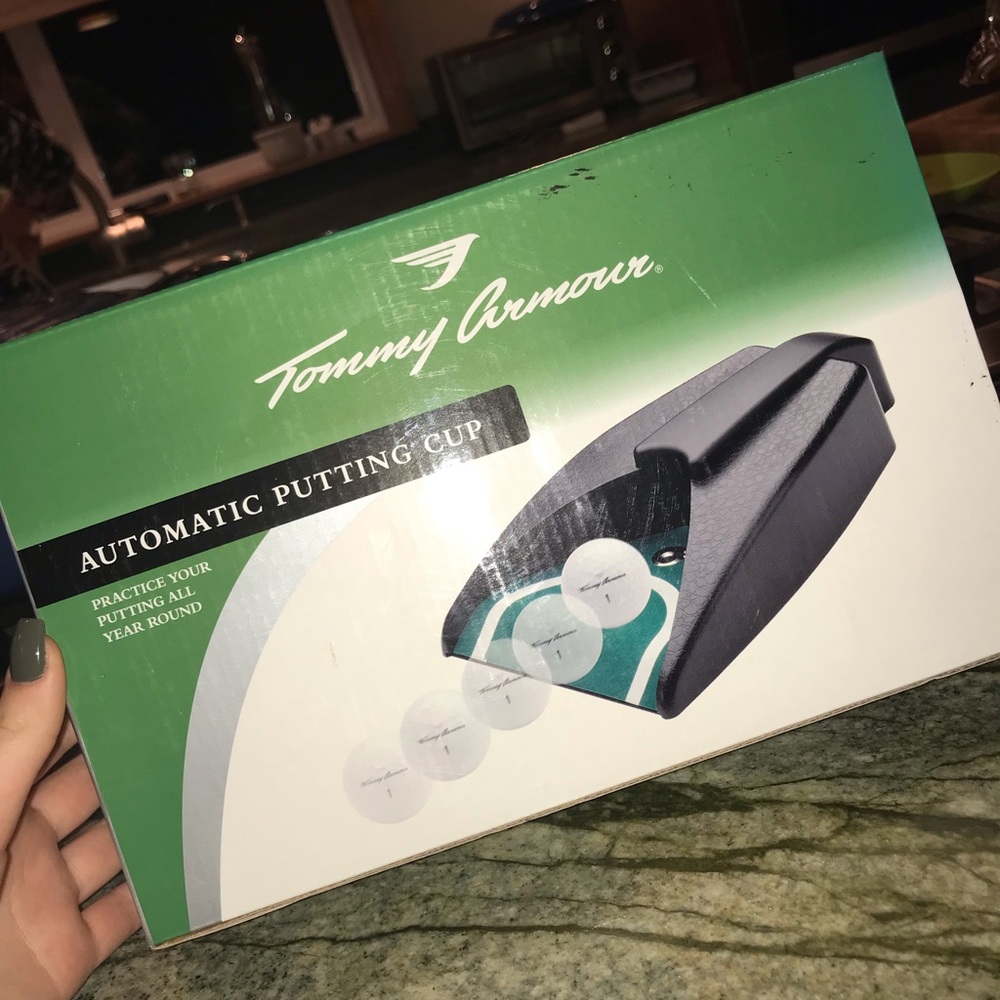 Tommy Armour Automatic Putting Cup